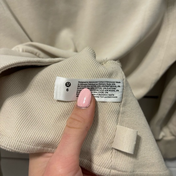 Lululemon Softstreme Ribbed-Hem Pullover
Natural Ivory NWOT - Picture 8 of 8